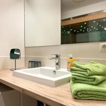 Zum Yachthafen Wellness-appartement Apparto شقة